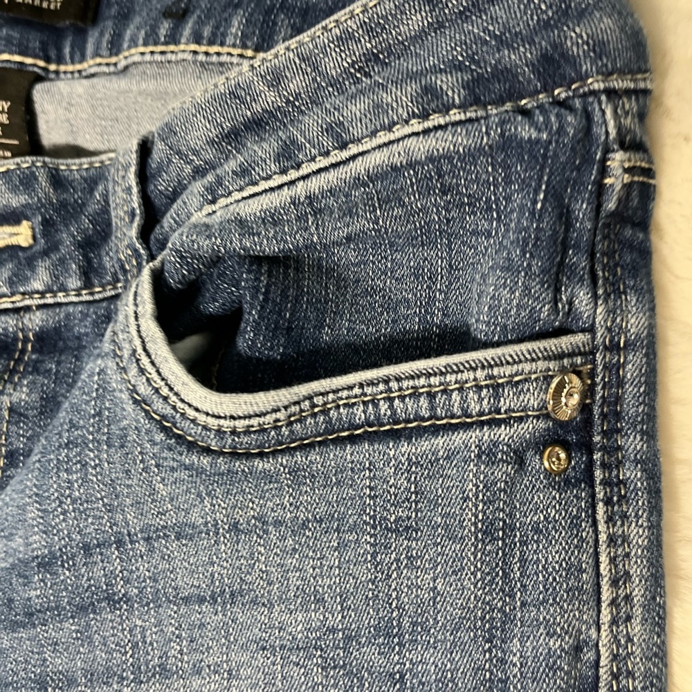 WHITE HOUSE BLACK MARKET size 2 reg jeans skinny flare